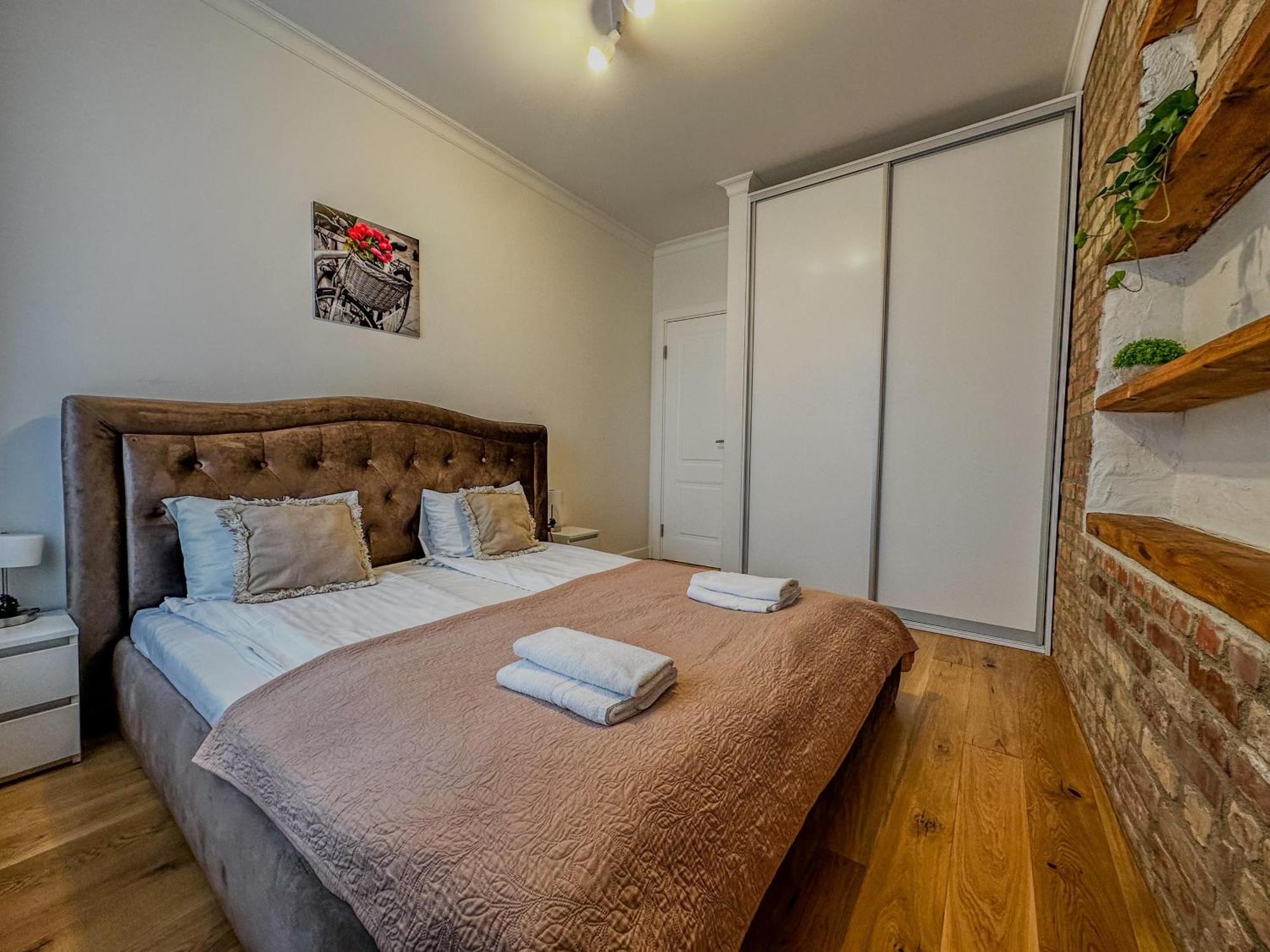 One Bedroom Promenade Apartment Riga Kültér fotó